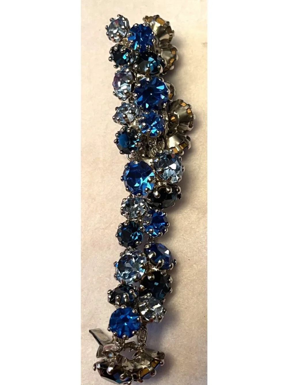 Vintage Prong-Set Blue Glass Stone Bracelet 1940s Style Unsigned Hattie Carnegie
